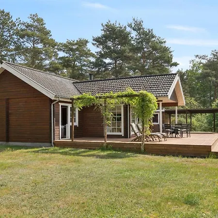 Aiyana - 2-1km From The Sea By Interhome *