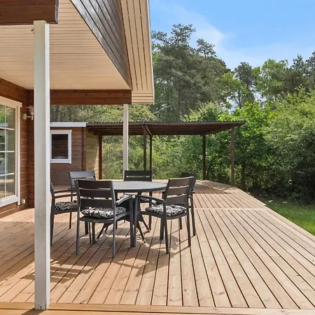 Aiyana - 2-1km From The Sea By Interhome *
